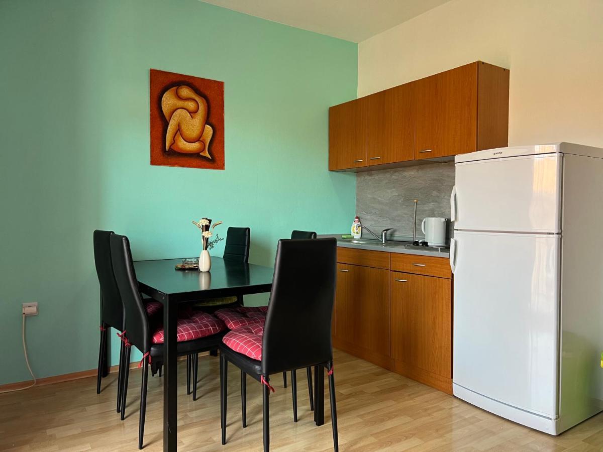 Apartmani Kacola Tučepi Esterno foto