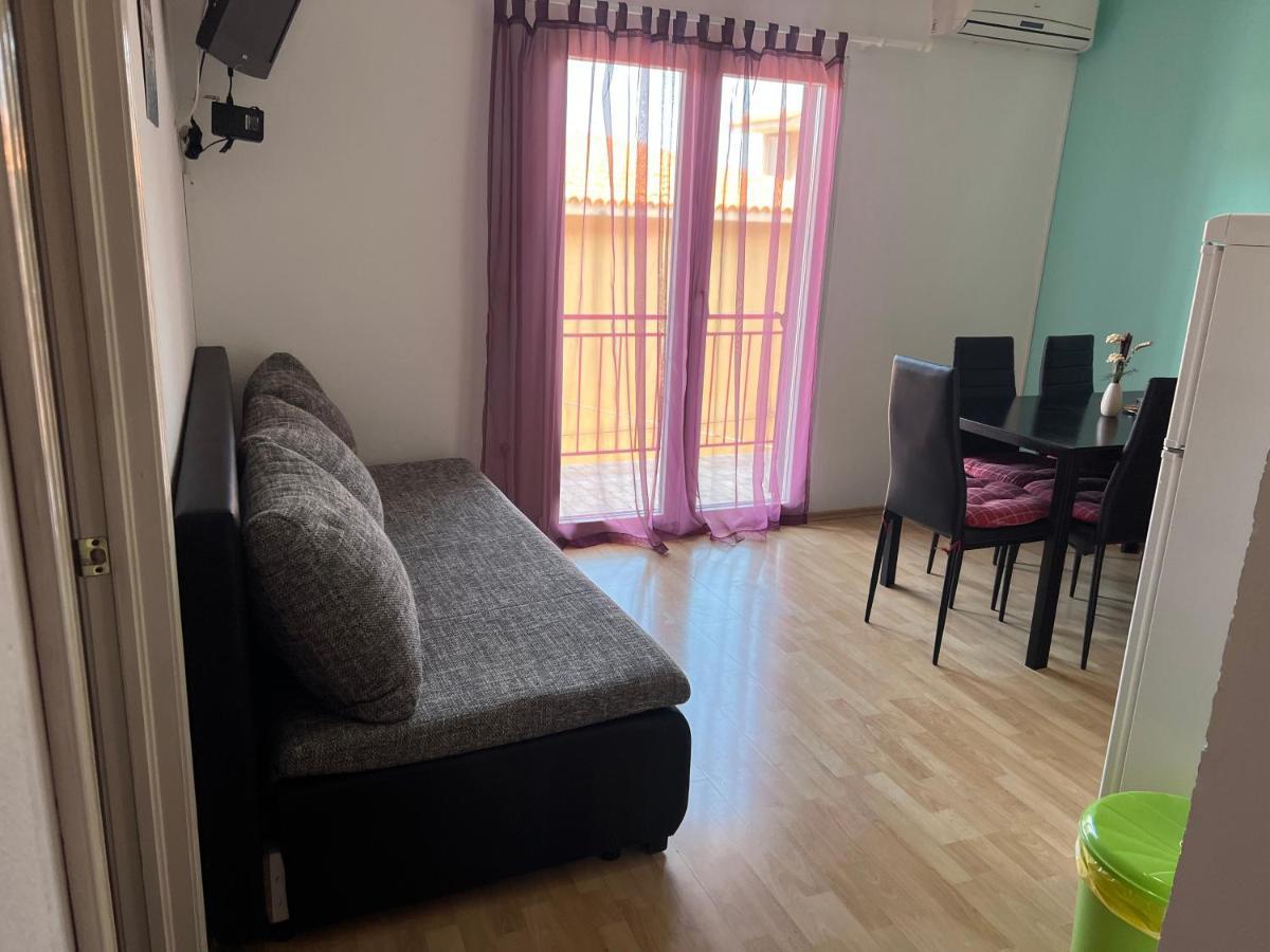 Apartmani Kacola Tučepi Esterno foto